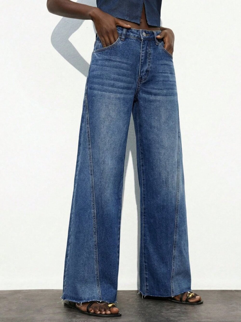Medium Wash Casual Women's Pocketed Zipper Straight Leg Jeans